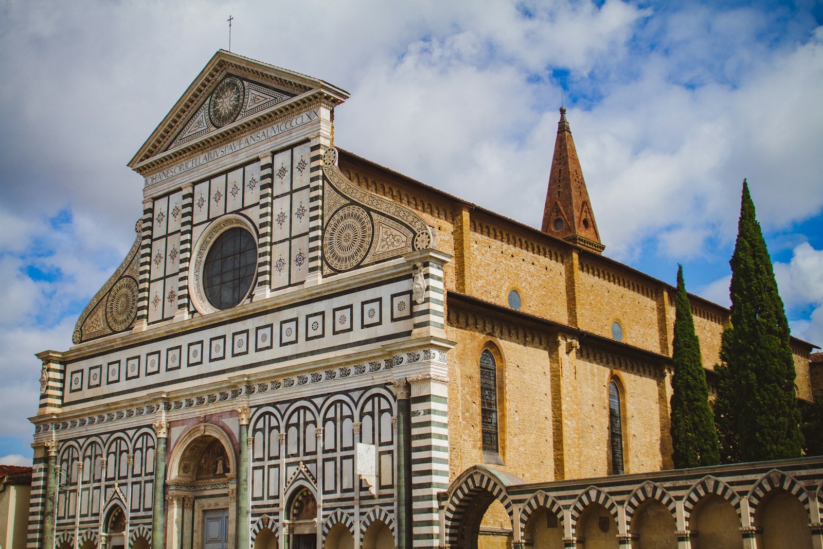 Facciata della basilica di Santa Maria Novella a Firenze