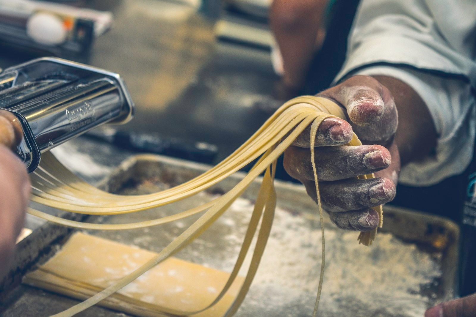 10 esperienze da fare a Firenze: corsi di cucina, tour in Vespa e molto altro