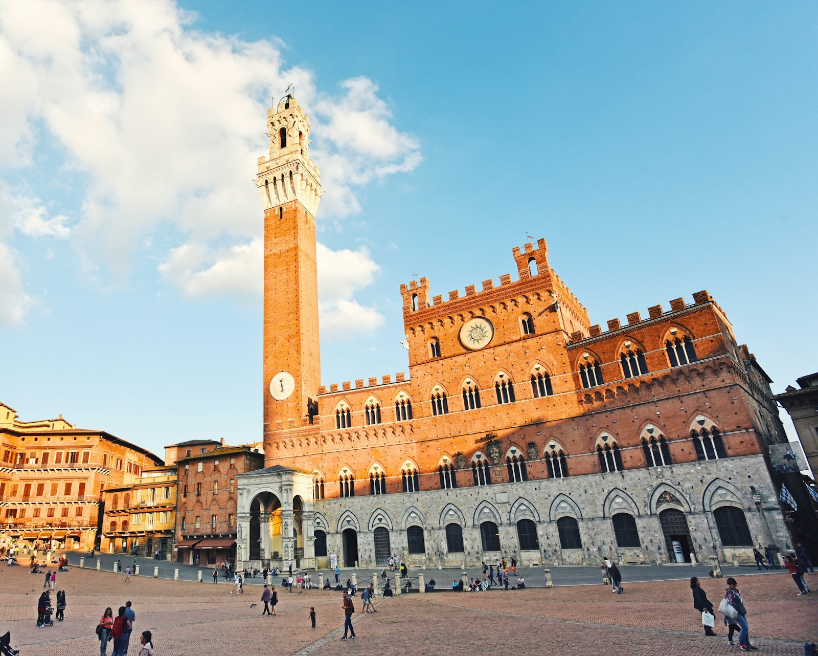 Siena and San Gimignano from Florence in one day: getting there and what to see